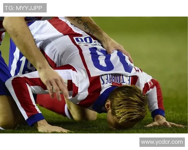 足球明星手环克罗斯的传奇故事与球场背后的感人瞬间 足球明星手环克罗斯的传奇故事与球场背后的感人瞬间